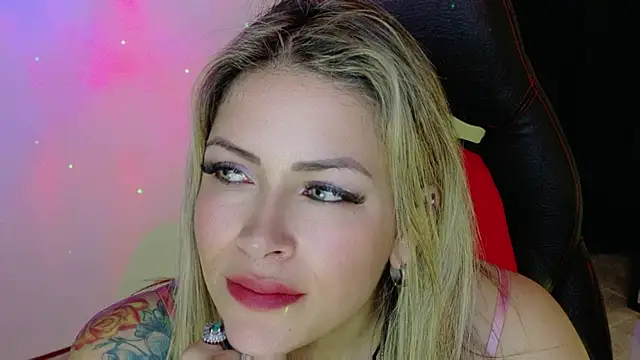 Natalia Montoya online show from November 2025 09:15:01 PM