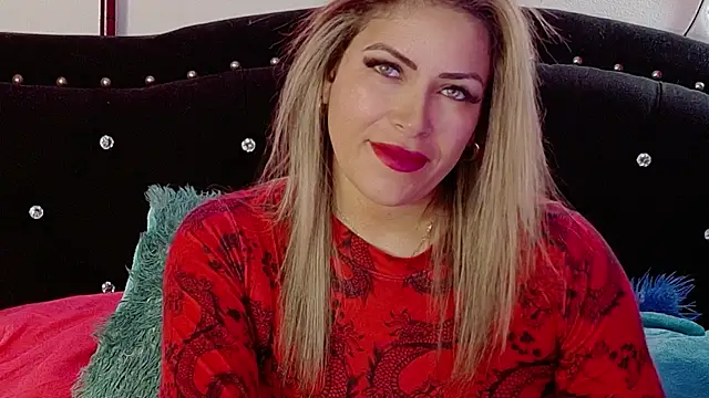 Natalia Montoya online show from December 2025 06:17:01 PM