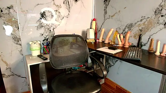 AlixLong online show from March 2026 01:11:01 AM