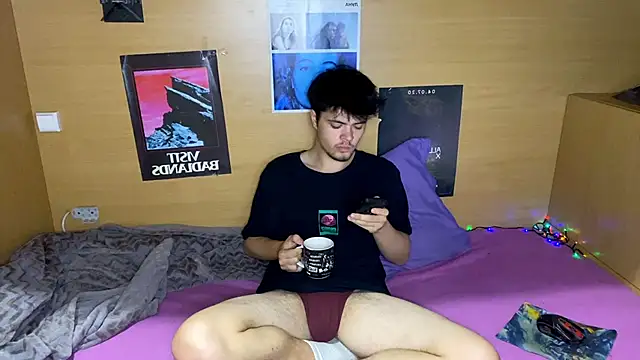 Snapshot of mystrauud chatting on October 2025 08:00:01 PM mystrauud online show from October 2025 08:00:01 PM