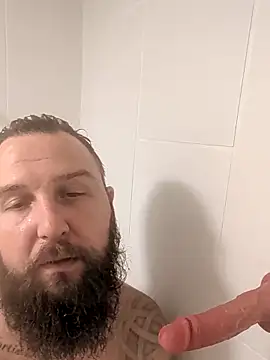 Snapshot of beardedbeasty86 chatting on October 2025 04:44:01 AM beardedbeasty86 online show from October 2025 04:44:01 AM