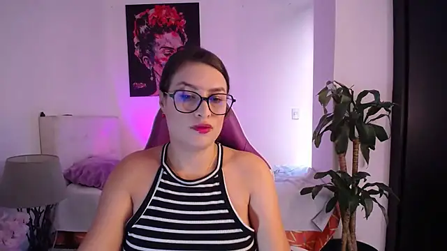 esmeraldaa230 online show from February 2026 07:32:02 PM