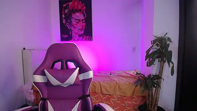 esmeraldaa230 online show from January 2026 07:32:02 PM