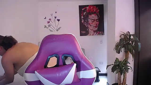 esmeraldaa230 online show from March 2026 09:05:01 PM