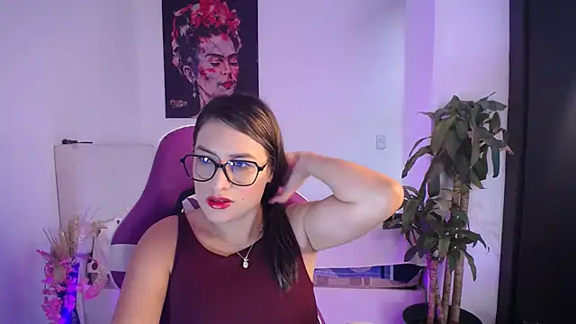 esmeraldaa230 online show from November 2025 07:47:01 PM