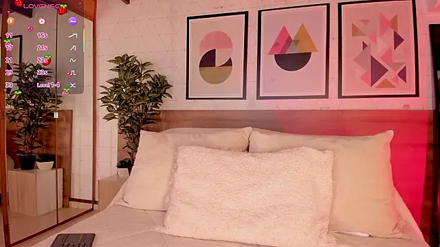 LunaRuso online show from March 2026 07:51:01 PM