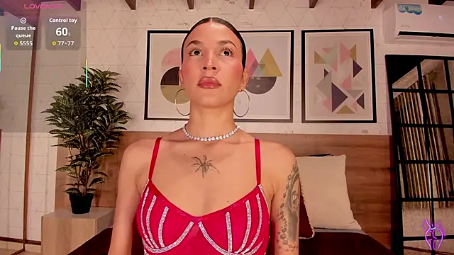 LunaRuso online show from December 2025 07:40:02 PM