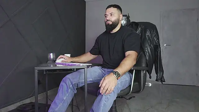 mattmasterss online show from November 2025 04:16:01 AM