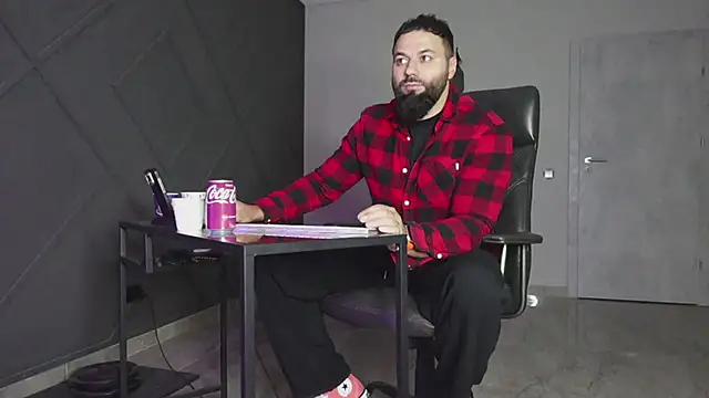 mattmasterss online show from November 2025 02:04:01 AM