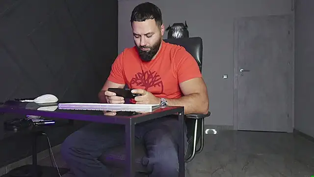 mattmasterss online show from October 2025 09:15:02 PM