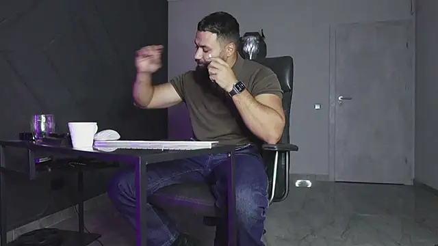 mattmasterss online show from October 2025 07:13:01 PM