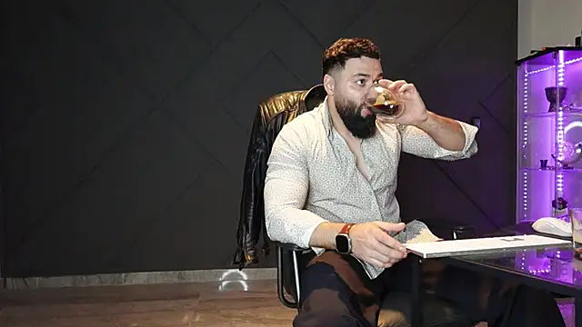 mattmasterss online show from April 2026 07:32:01 PM