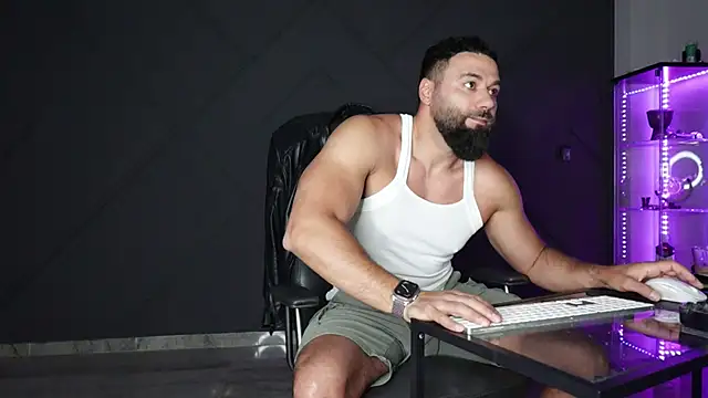 mattmasterss online show from May 2026 10:42:01 PM