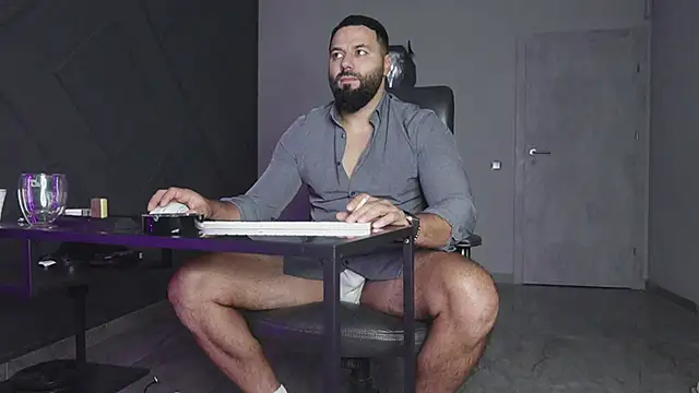 mattmasterss online show from October 2025 07:48:01 PM