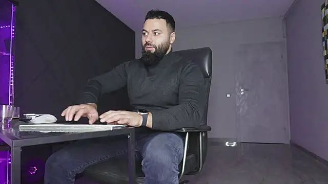 mattmasterss online show from December 2025 07:40:02 PM