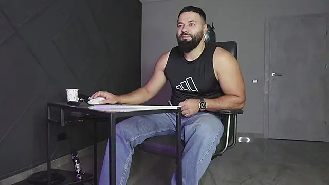 mattmasterss online show from November 2025 04:05:02 AM