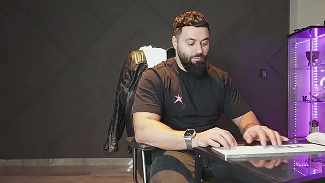 mattmasterss online show from February 2026 08:08:02 PM