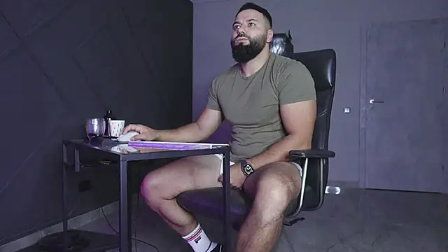 mattmasterss online show from November 2025 03:44:01 AM