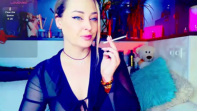  JuliaSpace  online show from March 2026 05:39:02 PM