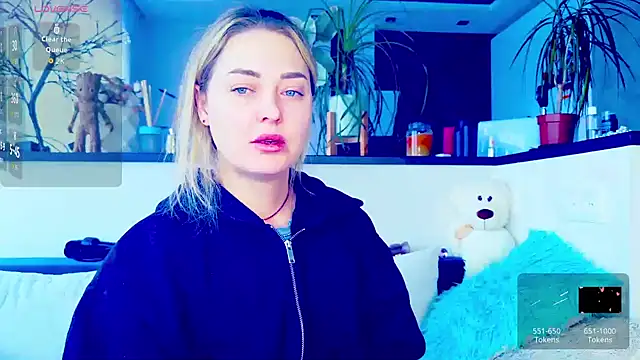 Snapshot of _JuliaSpace_ chatting on February 2026 09:51:02 AM JuliaSpace online show from February 2026 09:51:02 AM