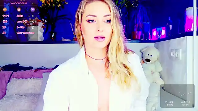  JuliaSpace  online show from May 2026 04:46:02 PM