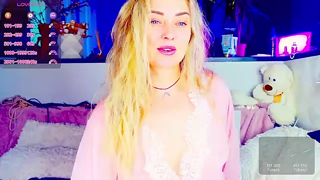  JuliaSpace  online show from June 2026 04:29:02 PM