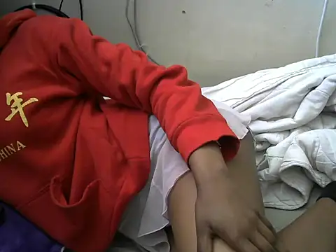 Ma-yolo001 online show from December 2025 08:28:02 AM