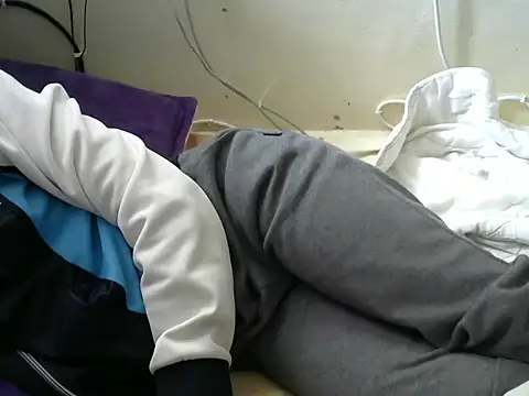 Ma-yolo001 online show from November 2025 09:46:02 AM