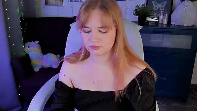 Snapshot of AlicePopsy chatting on December 2025 11:31:01 AM AlicePopsy online show from December 2025 11:31:01 AM