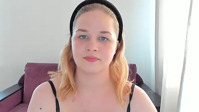 Snapshot of AlicePopsy chatting on June 2026 04:41:01 PM AlicePopsy online show from June 2026 04:41:01 PM