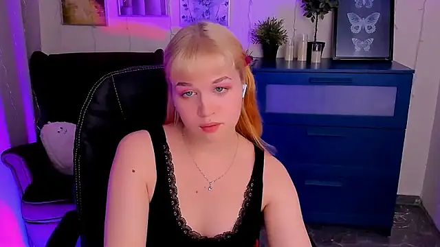 AlicePopsy online show from March 2025 08:40:02 PM