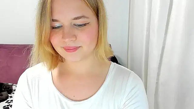 Snapshot of AlicePopsy chatting on July 2026 04:36:01 PM AlicePopsy online show from July 2026 04:36:01 PM