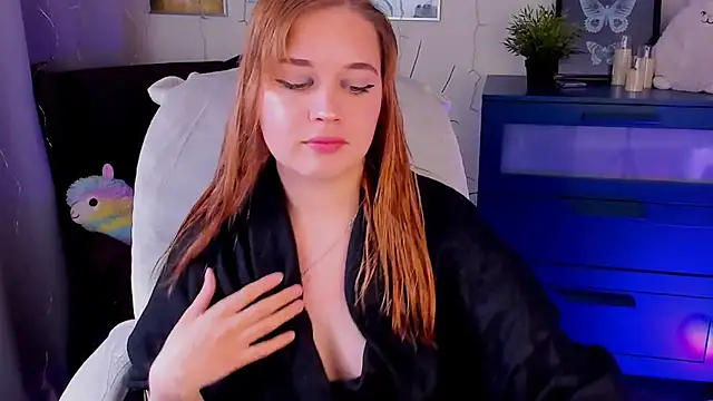 Snapshot of AlicePopsy chatting on November 2025 12:30:01 PM AlicePopsy online show from November 2025 12:30:01 PM