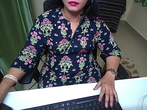 Snapshot of Arushisingh8888 chatting on November 2025 01:04:01 PM Arushisingh8888 online show from November 2025 01:04:01 PM