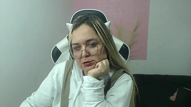 Snapshot of samy_vsn chatting on May 2026 10:43:02 PM samy vsn online show from May 2026 10:43:02 PM
