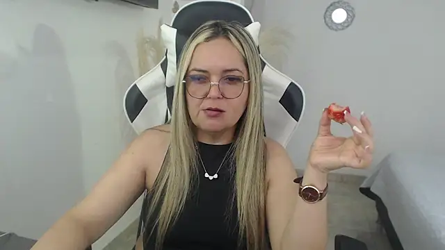 samy vsn online show from April 2026 05:49:02 PM