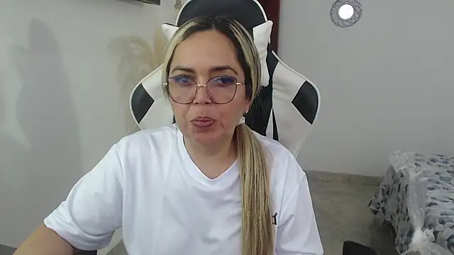 Snapshot of samy_vsn chatting on May 2026 07:20:02 PM samy vsn online show from May 2026 07:20:02 PM