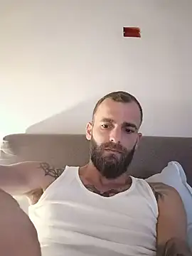 Snapshot of Antonio_Vatooo chatting on May 2026 06:44:02 PM Antonio Vatooo online show from May 2026 06:44:02 PM