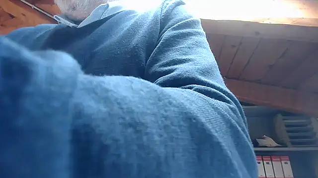 TWENTYONE0021 online show from October 2025 11:20:01 AM