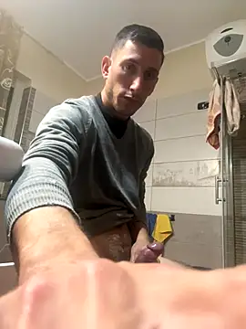 Gionnytav online show from November 2025 04:44:02 PM