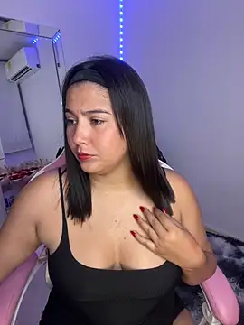 BellaNaye  online show from April 2026 11:06:02 PM