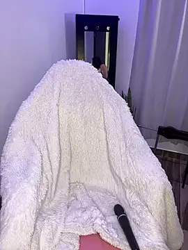 BellaNaye  online show from February 2025 01:11:01 PM