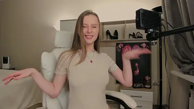 Snapshot of CharlotteWells chatting on March 2025 01:49:01 PM CharlotteWells online show from March 2025 01:49:01 PM