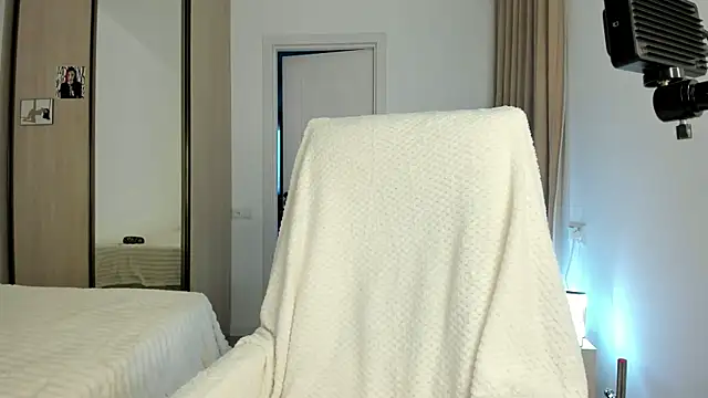 Snapshot of CharlotteWells chatting on November 2025 01:48:02 PM CharlotteWells online show from November 2025 01:48:02 PM