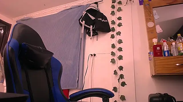 latinhot9631 online show from April 2026 01:23:02 AM