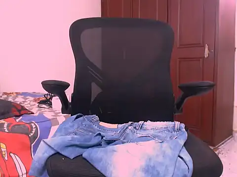 latinhot9631 online show from November 2025 02:59:01 AM