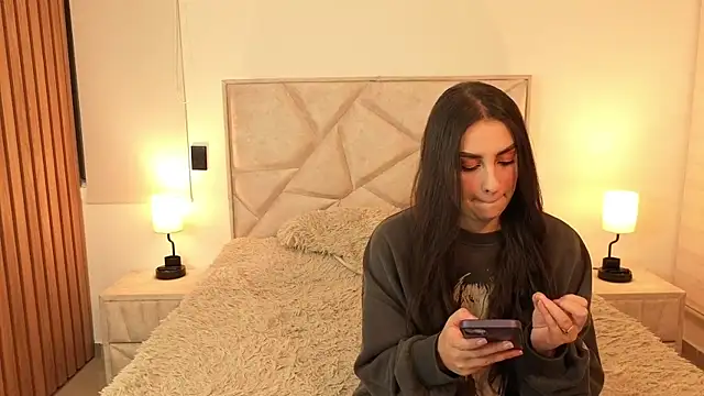 teseo and afroditha  online show from November 2025 01:17:01 AM