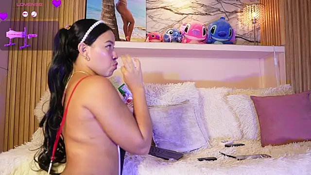 adri crof online show from November 2025 03:34:01 AM