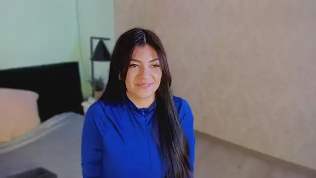 EvaaStevens online show from November 2025 12:30:01 PM