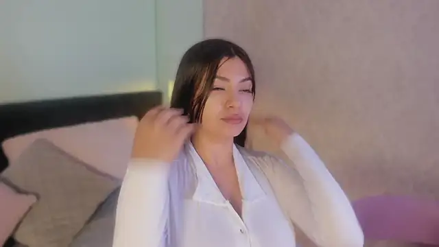 EvaaStevens online show from November 2025 12:42:02 PM